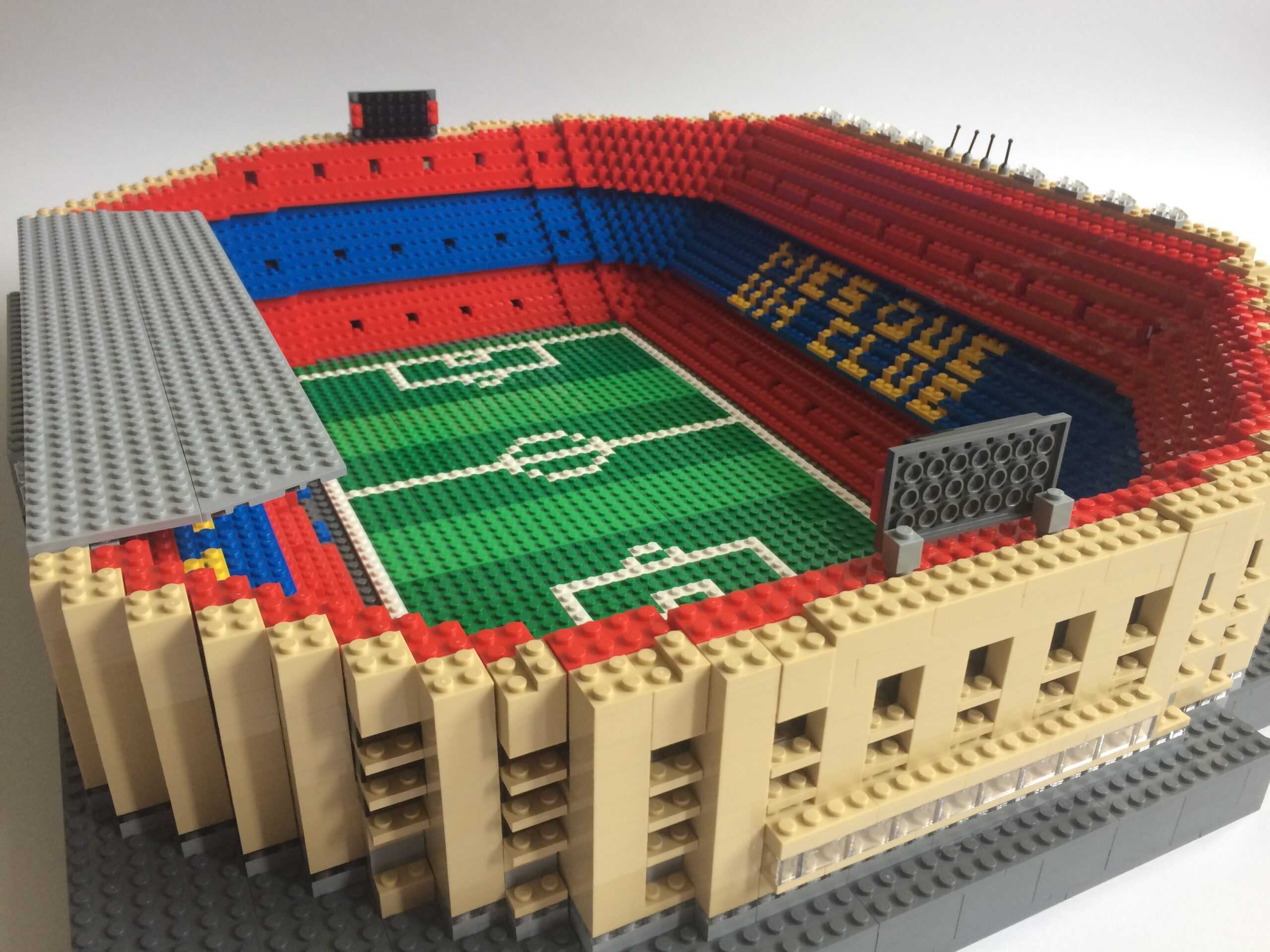 Lego представила набор в виде стадиона «Камп Ноу» футбольного клуба «Барселона»
