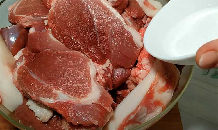 Домашняя колбаса за 3 часа в духовке: берем только мясо и никаких добавок не используем