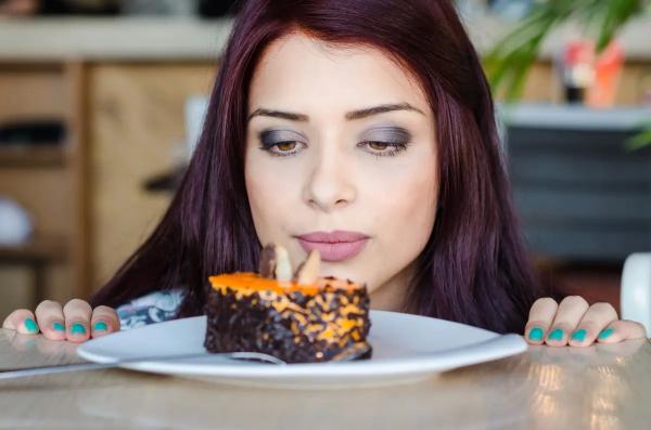 Тянет на сладкое: почему меняются пищевые привычки и как ими управлять. Как перестать есть сладкое